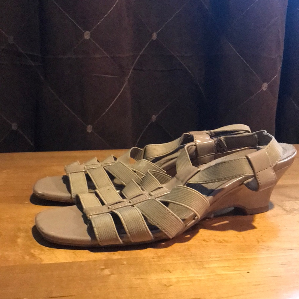 Strappy sandals beige Sz 6-7 eur 37